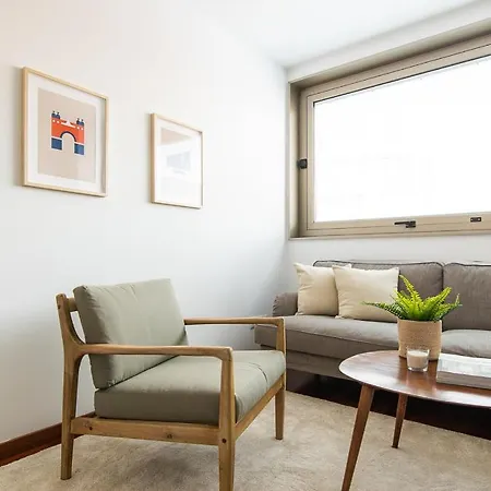 Homing Barcelona 101 公寓 *