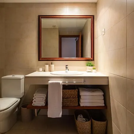 Homing Barcelona 101 公寓 *